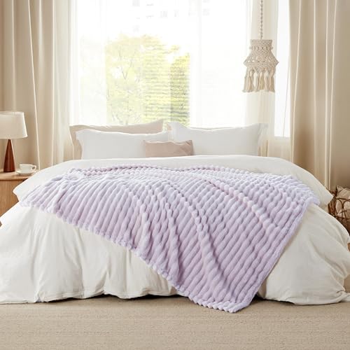 Bedsure White Throw Blanket for Couch - Super Soft Cozy Blankets for Women, Cute Small Fleece Blanket for Girls, 50x60 Inches